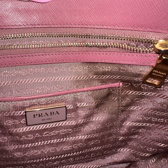 Vintage Authentic Prada Saffiano handbag - Picture 3 of 6